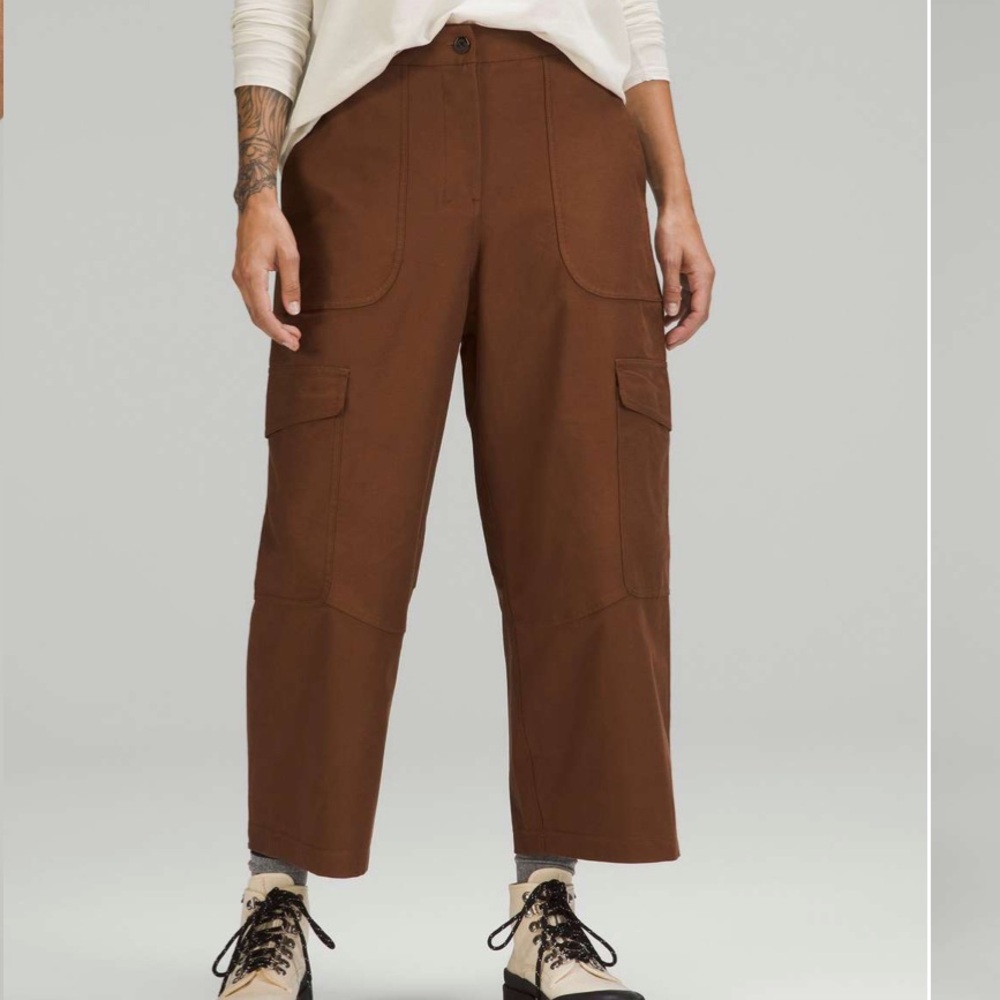 Lululemon Utilitech Barrel Crop Pant
